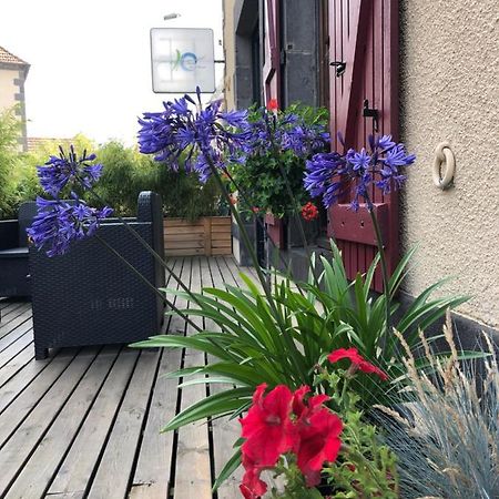 A L'Aube Des Volcans Hotel Charbonnières-les-Vieilles Exterior foto