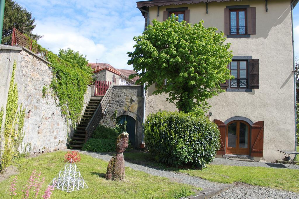 A L'Aube Des Volcans Hotel Charbonnières-les-Vieilles Exterior foto